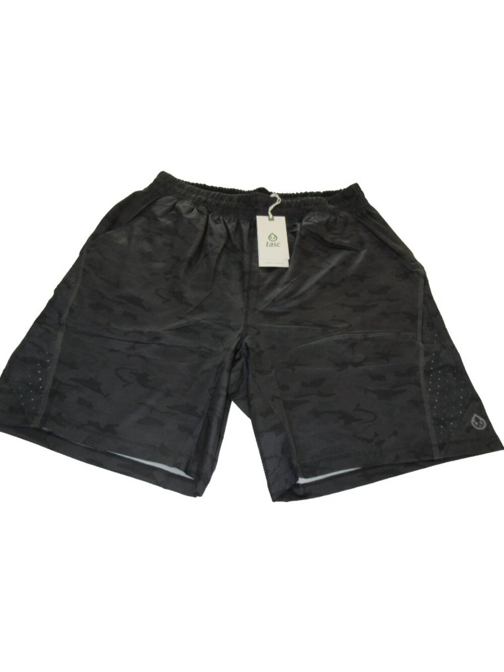 Tasc Performance Men's 7 inch Weightless Unlined shorts Black Camo Size Medium